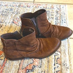 Brown Born brand boots. Only worn a couple of times. Great shape
